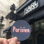 Autocollant sticker recyclé Pas un touriste Parisien